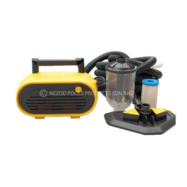 pool cleaning tool