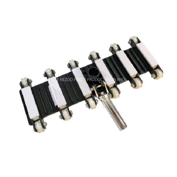 pool cleaning tool
